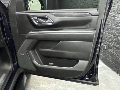 Used 2023 GMC Yukon SLT w/ SLT Premium Package AWD/4WD image 33