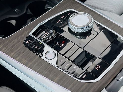 Used 2026 BMW X5 sDrive40i w/ Executive Package image 17