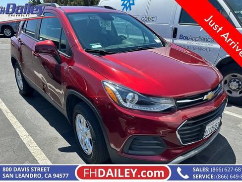 Used 2021 Chevrolet Trax LT AWD/4WD image 1
