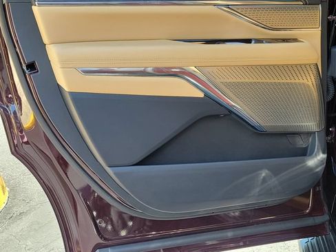 Certified 2025 Cadillac Escalade IQ Sport 2 w/ LPO, ONYX Package AWD/4WD image 16