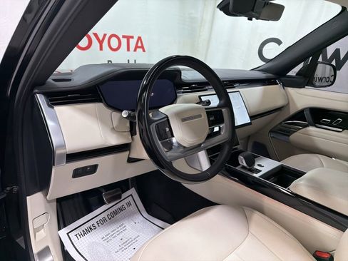 Used 2025 Land Rover Range Rover Autobiography AWD/4WD image 25