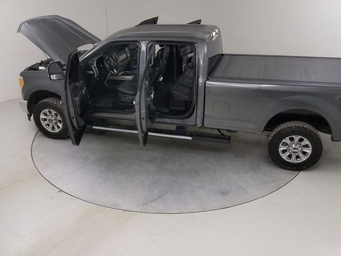 Used 2017 Ford F350 Lariat w/ Chrome Package image 56