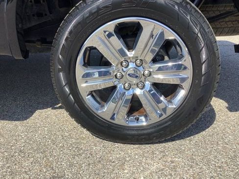 Used 2019 Ford F150 Lariat w/ Equipment Group 502A Luxury AWD/4WD image 36