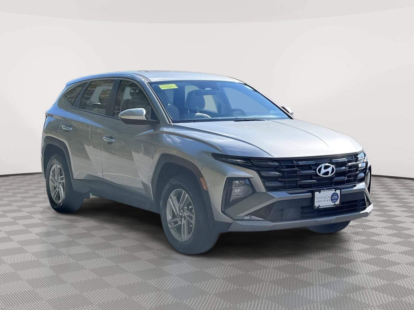 Used 2025 Hyundai Tucson SE AWD/4WD image 3