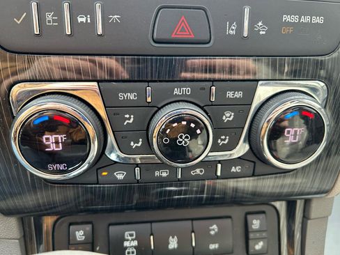 Used 2015 Chevrolet Traverse LTZ image 27