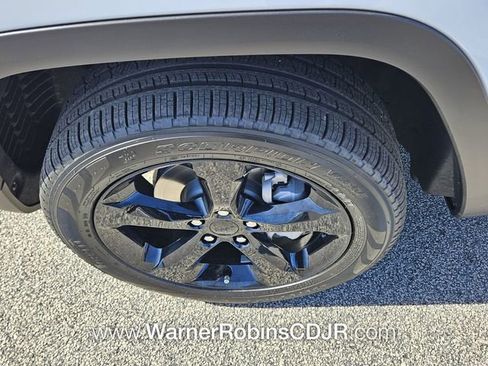 New 2025 Jeep Grand Cherokee Limited w/ Luxury Tech Group II image 18