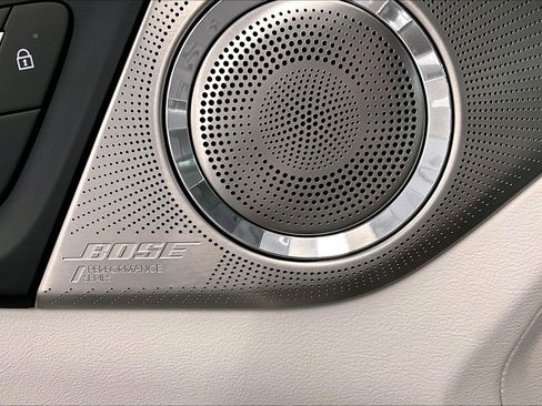 Used 2025 Buick Enclave Avenir AWD/4WD image 40