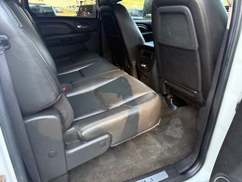 Used 2011 GMC Sierra 2500 Denali w/ Suspension Package, Off-Road AWD/4WD image 42