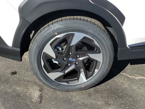 Used 2026 Subaru Crosstrek 2.5i Limited AWD/4WD image 5