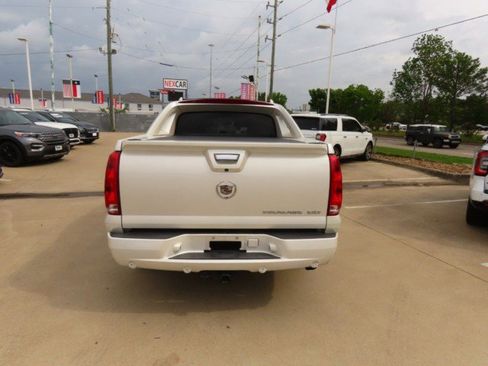 Used 2007 Cadillac Escalade EXT w/ Information Package image 10