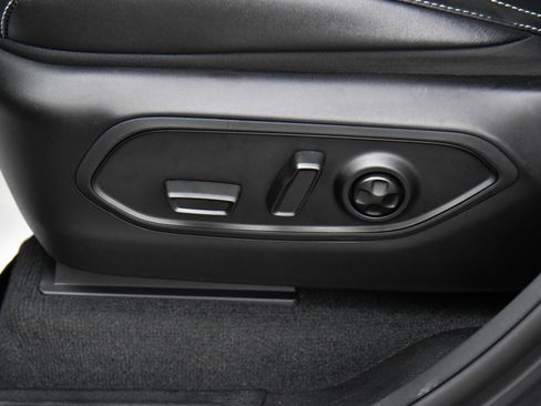 Used 2023 Jeep Grand Cherokee 4WD 4xe image 18