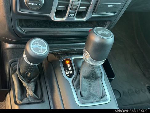 Used 2021 Jeep Wrangler Unlimited Sahara AWD/4WD image 30