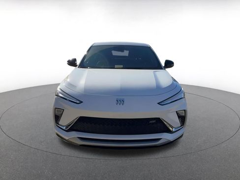 Used 2025 Buick Envista Sport Touring image 4