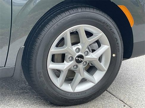 New 2025 Kia Soul LX image 18