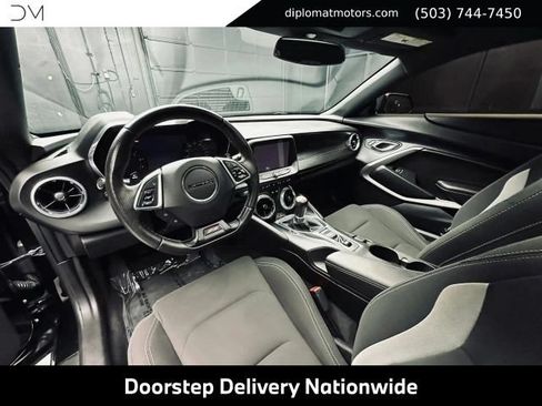 Used 2018 Chevrolet Camaro SS RWD image 21