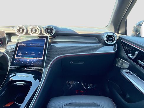 Used 2025 Mercedes-Benz GLC 43 AMG 4MATIC image 19