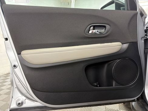 Used 2019 Honda HR-V LX image 15