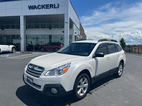 Used 2014 Subaru Outback 2.5i w/ Alloy Wheel Package AWD/4WD image 1