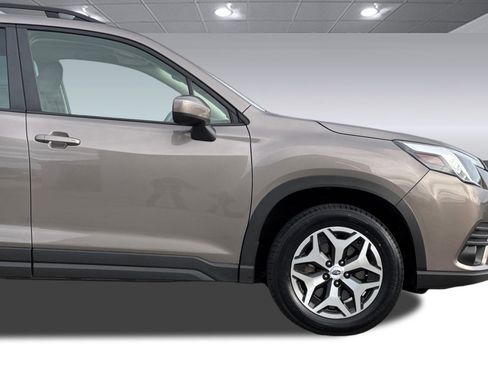 Used 2023 Subaru Forester Premium image 34