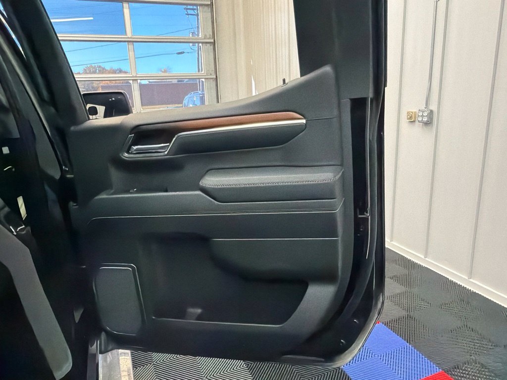 Used 2025 GMC Sierra 1500 Denali AWD/4WD image 23
