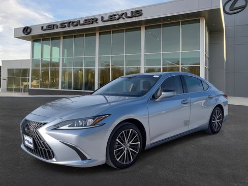 Used 2023 Lexus ES 350 w/ Premium Package image 7