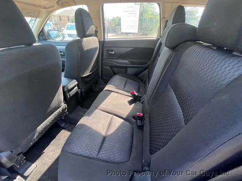 Used 2014 Mitsubishi Outlander ES FWD image 28