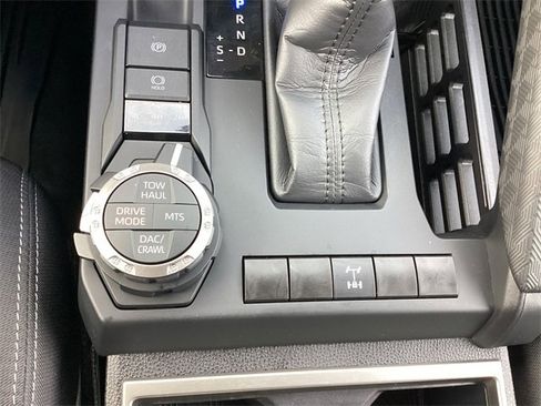 Certified 2025 Toyota Tacoma TRD Off-Road image 25