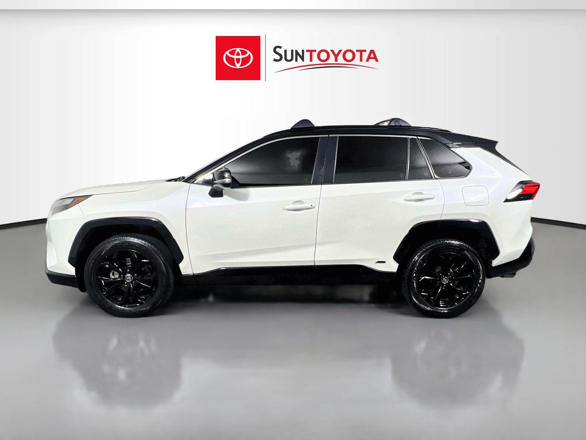 Used 2022 Toyota RAV4 XSE AWD/4WD image 7