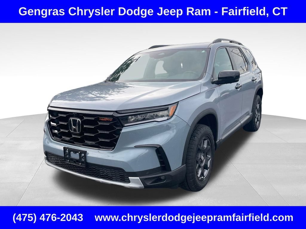 Used 2023 Honda Pilot TrailSport image 3
