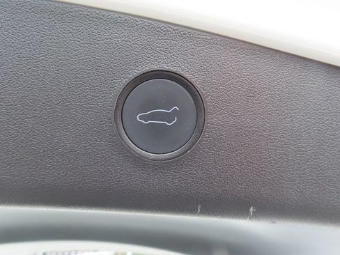 Used 2022 Tesla Model 3 RWD image 25