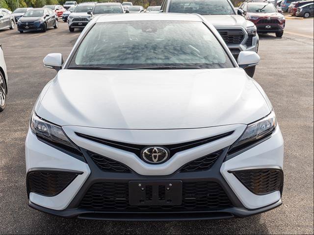 Used 2023 Toyota Camry SE AWD/4WD image 3
