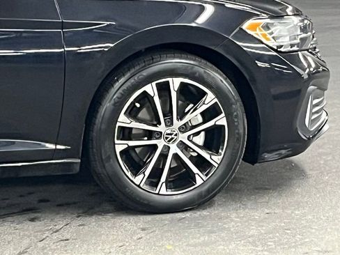 Used 2023 Volkswagen Jetta Sport image 36