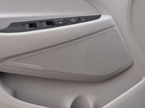 Used 2019 Hyundai Tucson SE image 16