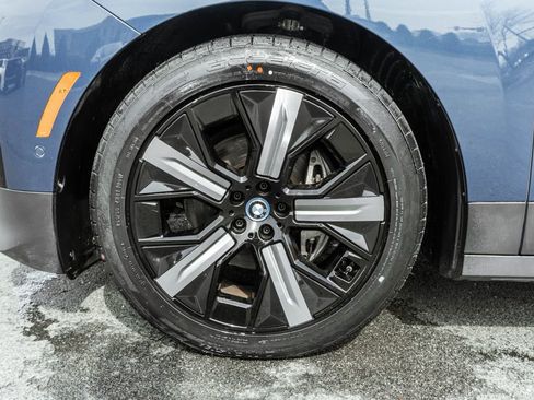 Used 2023 BMW iX xDrive50 w/ Premium Package image 40