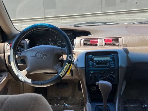Used 2000 Toyota Camry LE image 11