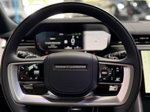 Used 2026 Land Rover Range Rover Long Wheelbase SE image 11