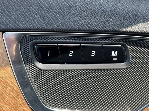 Used 2024 Volvo XC90 B5 Plus AWD/4WD image 23
