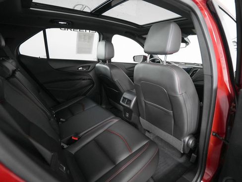 Used 2022 Chevrolet Equinox RS w/ RS Leather Package FWD image 17