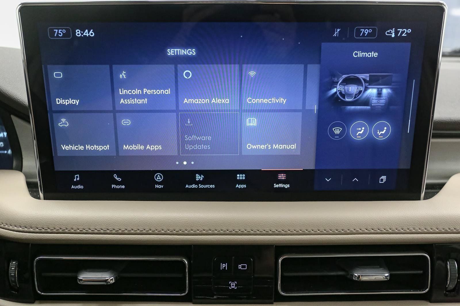 Used 2023 Lincoln Nautilus AWD w/ Premium Package image 28