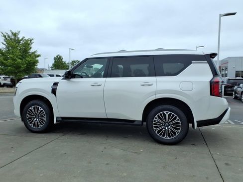 New 2026 Nissan Armada SL w/ Captain's Chari Seat Package AWD/4WD image 5