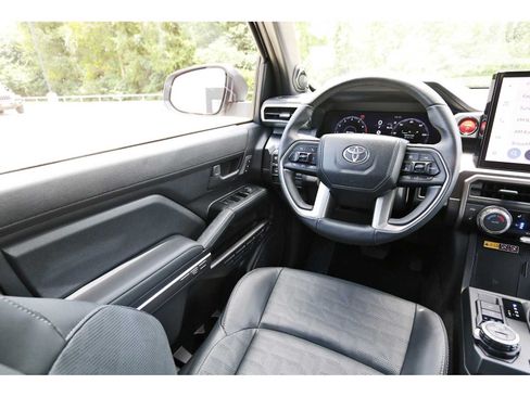 Used 2025 Toyota 4Runner TRD Off-Road Premium AWD/4WD image 6