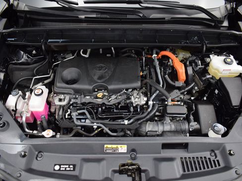 Used 2022 Toyota Highlander XLE image 9