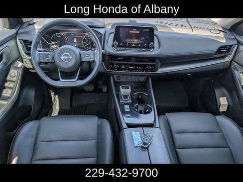 Used 2024 Nissan Rogue SV w/ SV Premium Package FWD image 16