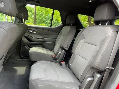 Used 2023 Chevrolet Traverse LT AWD/4WD image 17