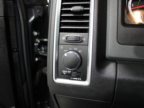 Used 2017 RAM 1500 Classic SLT image 7