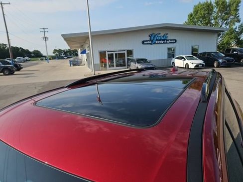 Used 2024 Chevrolet Traverse RS w/ LPO, Floor Liner Package FWD image 11