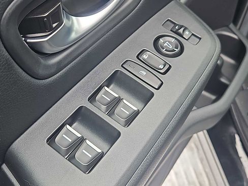 Certified 2025 Honda Pilot Sport image 24