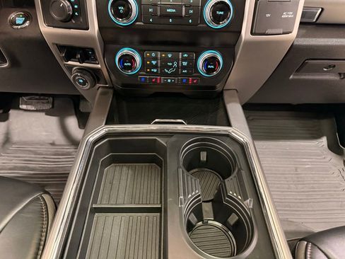 Used 2021 Ford F350 Platinum w/ FX4 Off-Road Package image 22