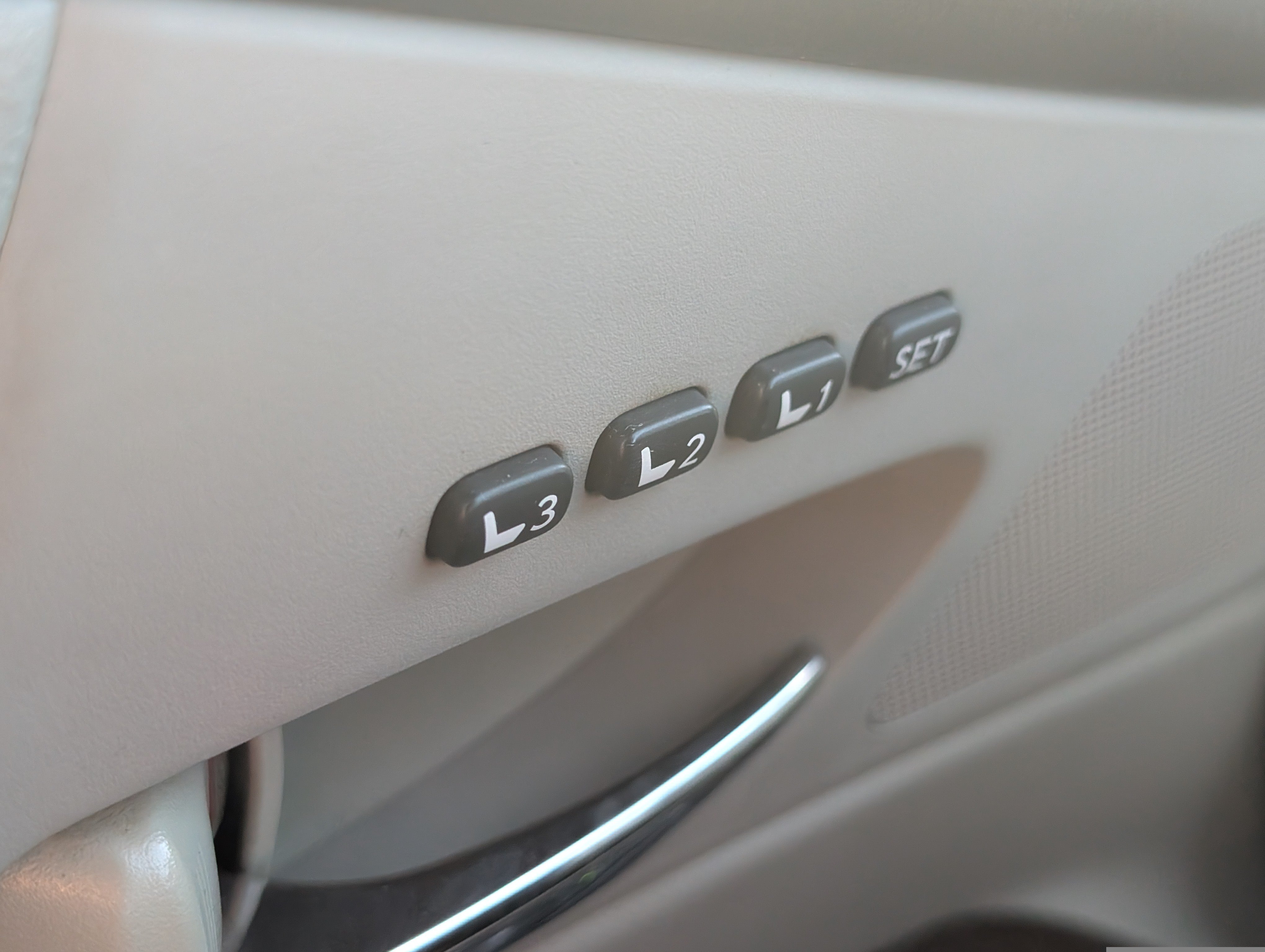 Used 2010 Lexus RX 350 AWD w/ Premium Pkg image 8