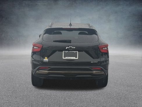 Used 2024 Chevrolet Trax ACTIV w/ Sunroof Package image 8